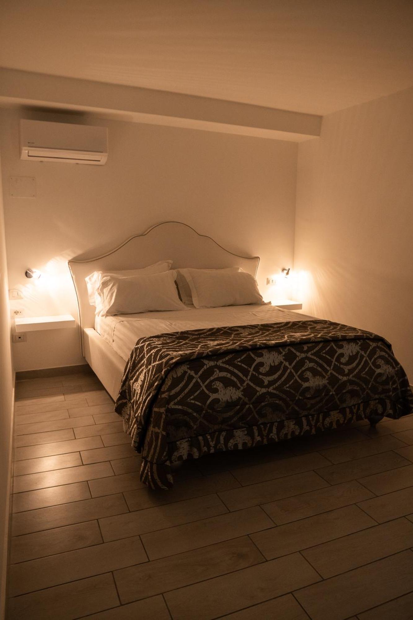 Suite D'Elite Chiaia Naples Exterior photo