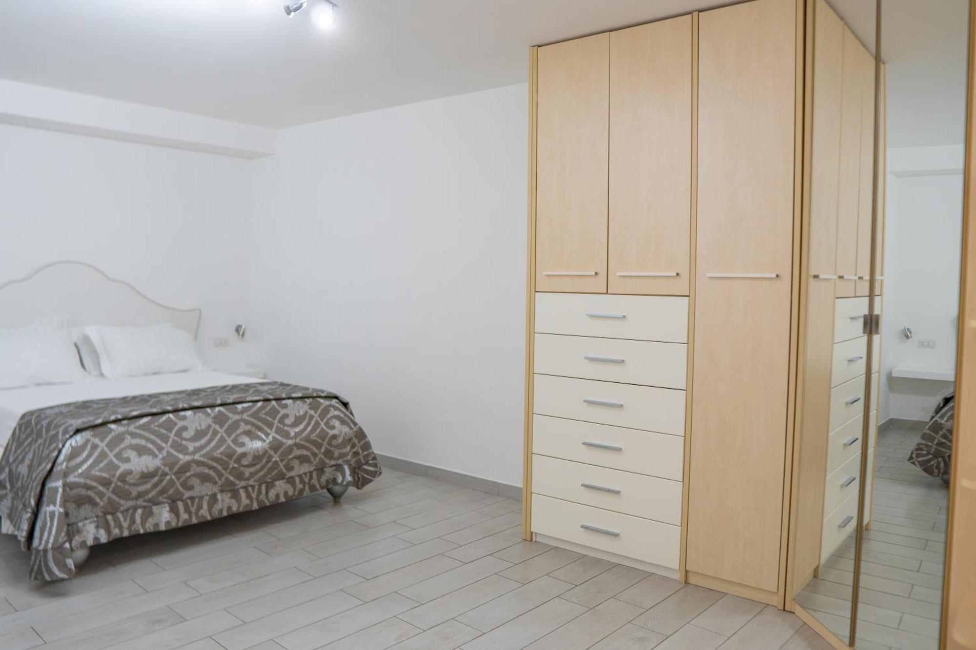 Suite D'Elite Chiaia Naples Exterior photo